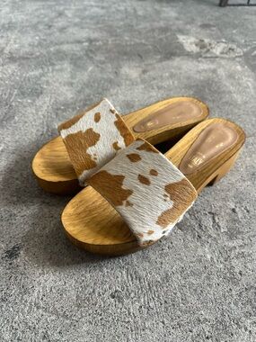 Seychelles Cowhide Slide Sandals with Wood heel.